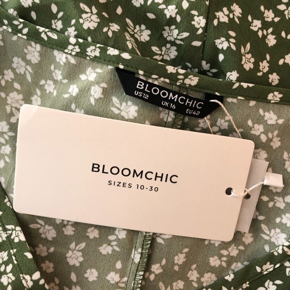 Bloomchic Ditsy Floral Ruffle Sleeve Button Detail Blouse Green White 12 - Picture 7 of 8